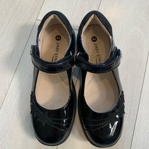 ✅NEW Easy Strider US 2 dress shoes